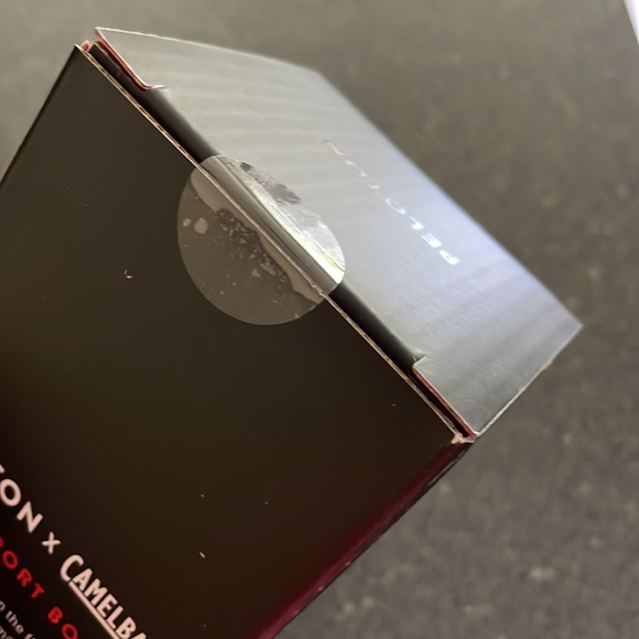 NWT Peloton x Camelbak Waterbotter - Picture 4 of 5